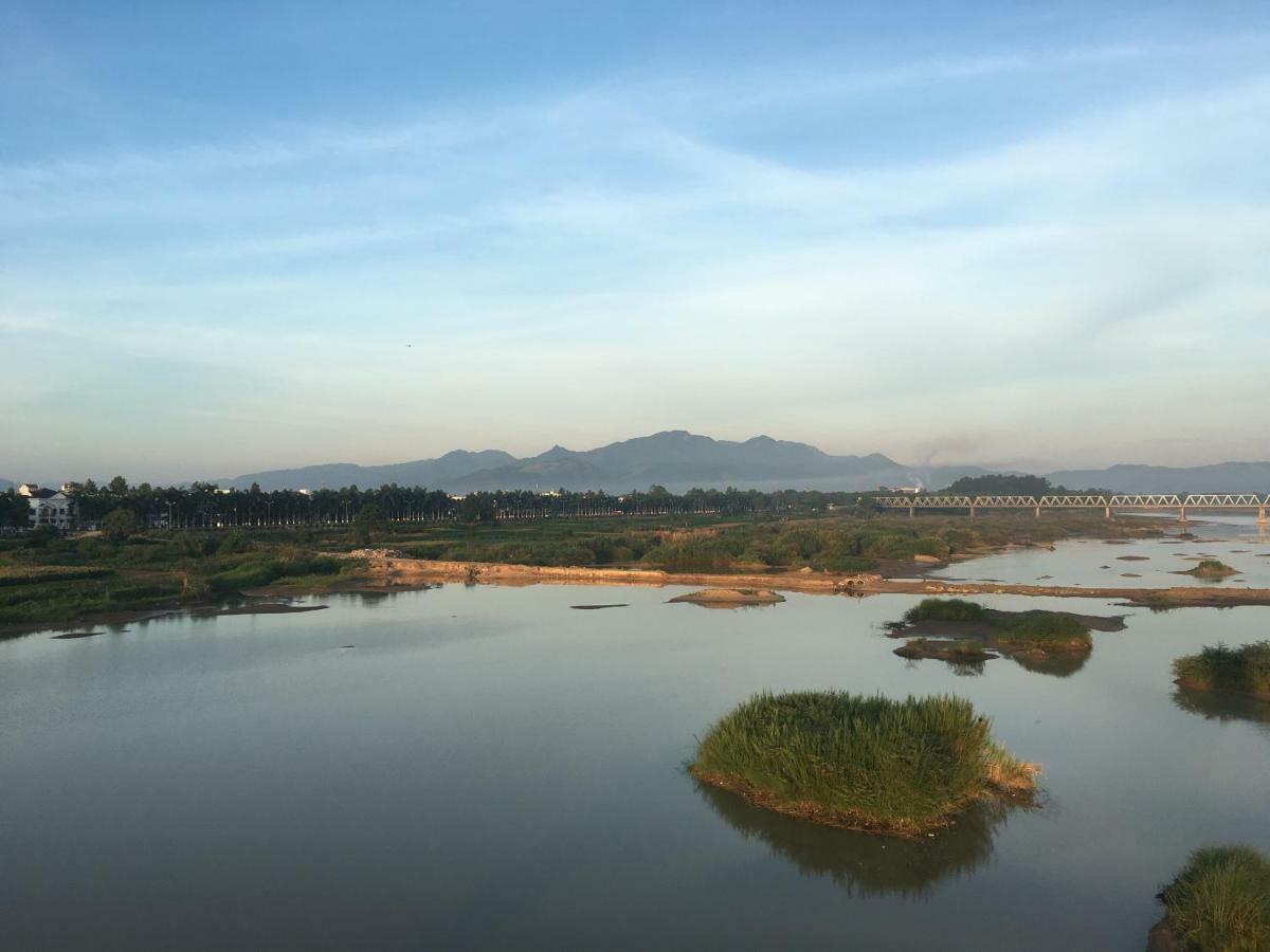 Hana Riverside Villa Quảng Ngãi Exteriör bild